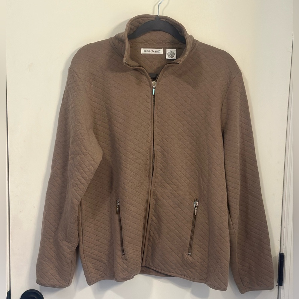 Zip up sweater with pockets